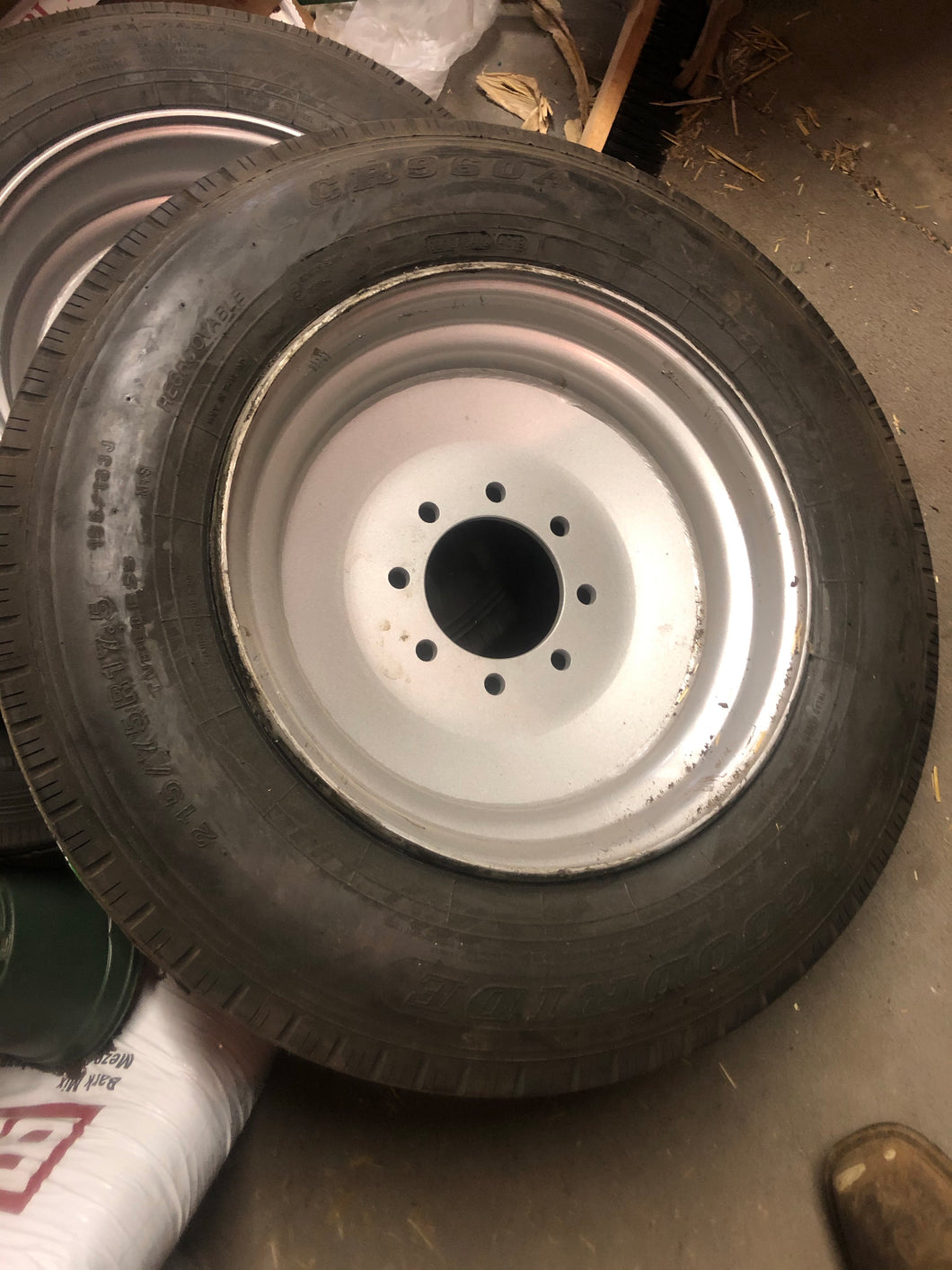 215/75R17.5 Wheel tire combo 16ply